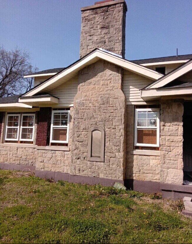 Foto del edificio - 1760 Foster Ave