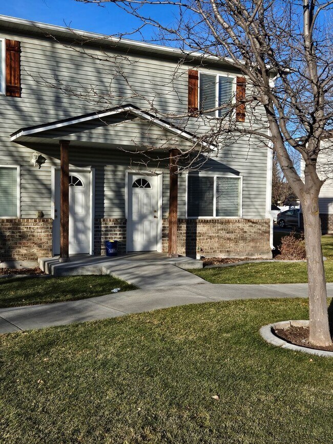 Foto del edificio - 629 Countryside Ave
