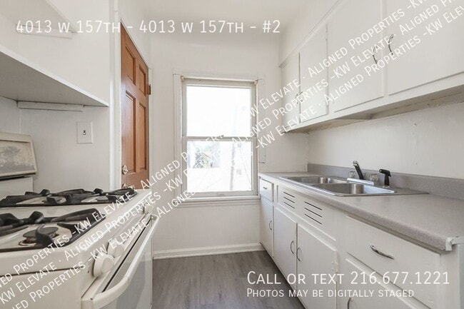 Foto del edificio - 4013 W 157th St