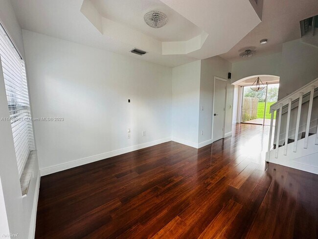 Foto del edificio - 2 br, 2.5 bath House - 6120 NW 116th Pl Ap...