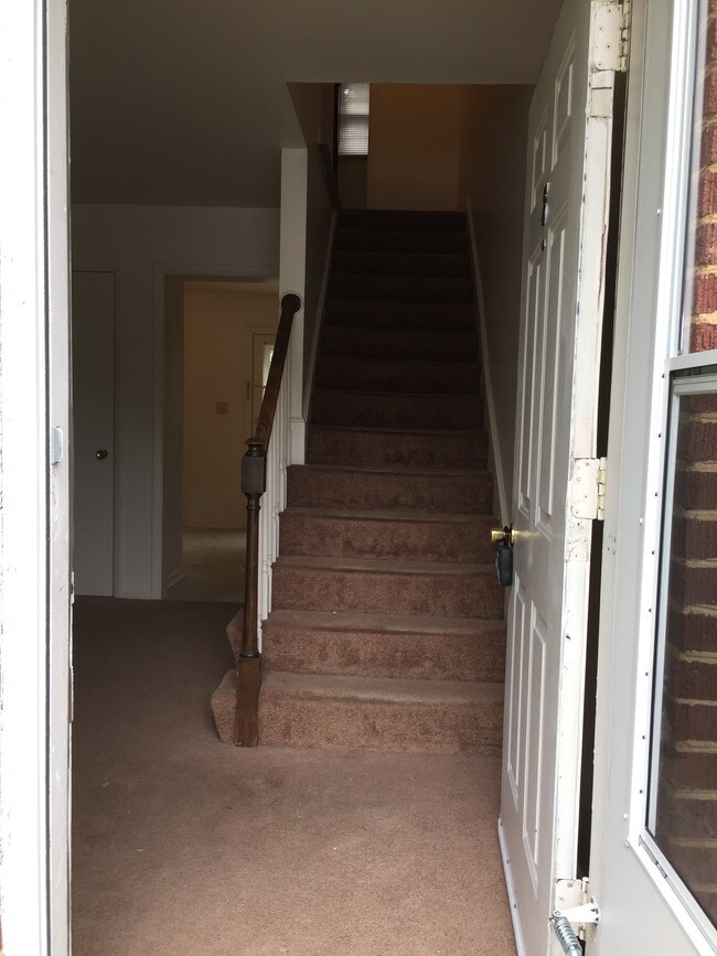 1844 Grandin Rd SW Unit 8, Roanoke, VA 24015 Apartment for Rent in