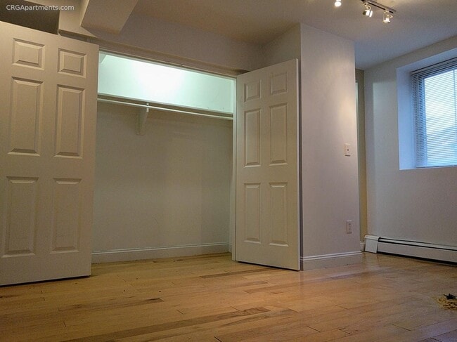 Building Photo - 4 Arlington St