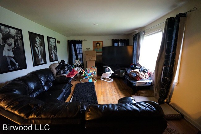 Building Photo - 2 br, 1 bath House - 1514 Mendota St.