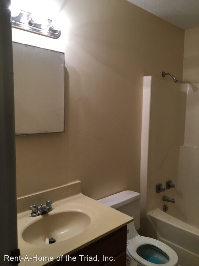 Foto del edificio - 3016 Sherrill Ave