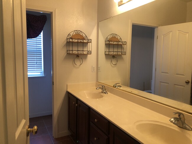 11-loganberry-ct-sacramento-ca-95835-house-rental-in-sacramento-ca