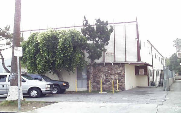Building Photo - 11440 Califa St