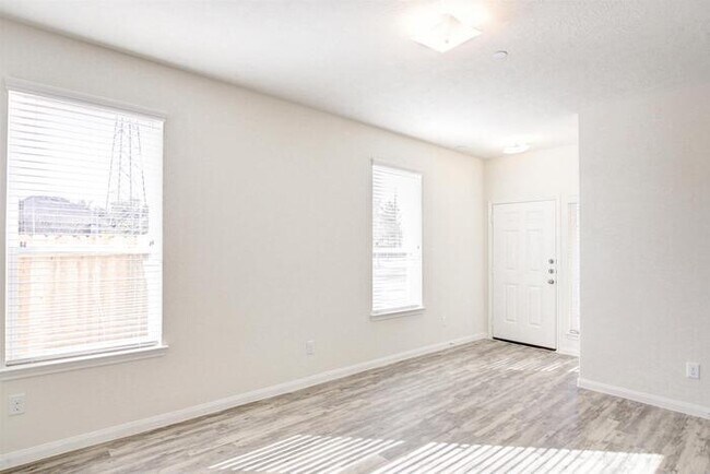 Foto del edificio - 3910 Lexington Manor Ct