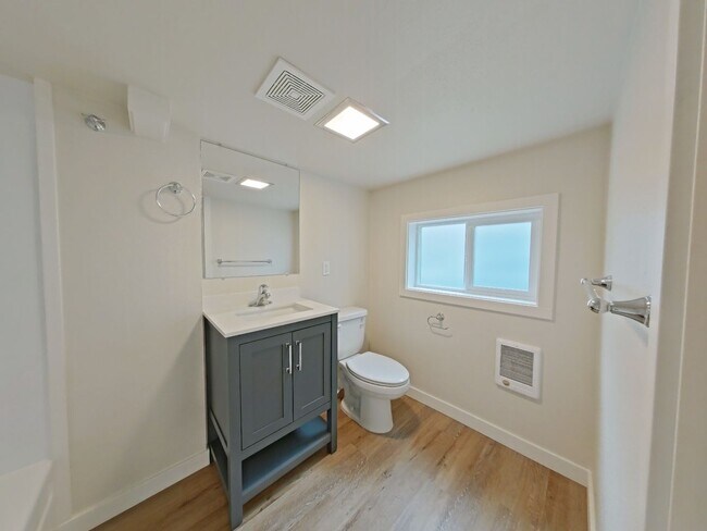 Photo - Emerald Alley Duplex Apartment