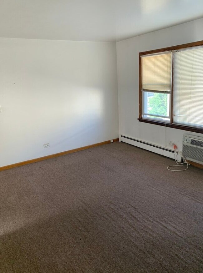 Large bedrooms - 1200 Whispering Hills Ct