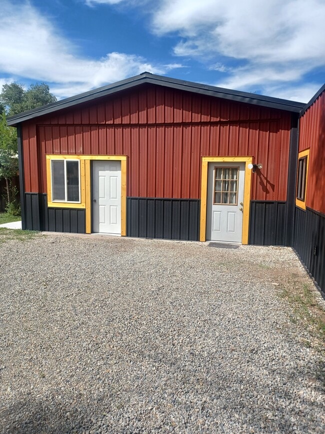 Building Photo - 309 Sunnyside Ln