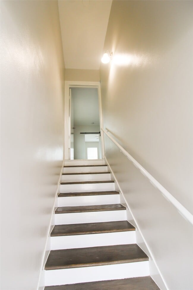 Building Photo - 1214 44th St