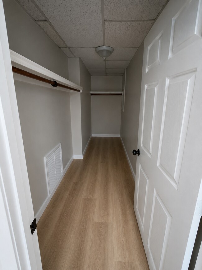 Building Photo - 351 Montaup St