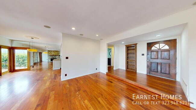 Foto del edificio - 4535 San Blas Ave