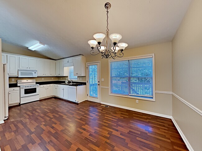 Foto del edificio - 5350 Ashland Drive
