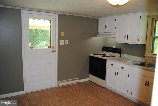 Building Photo - 86 Beamer Ln