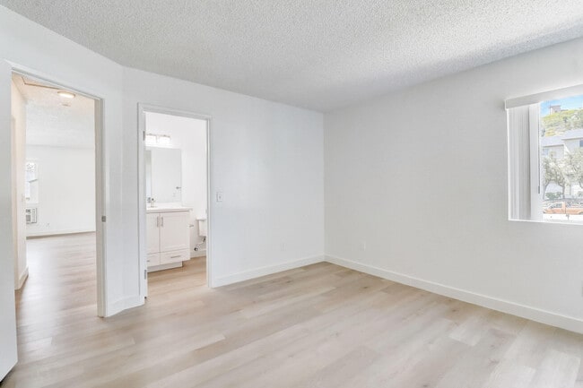 Building Photo - Terre at Lakeside