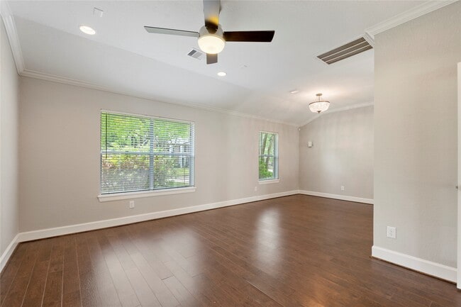 Foto del edificio - 4023 Bayou Grove Dr