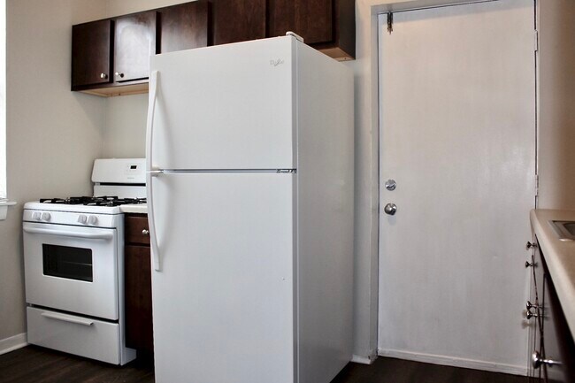 Foto del edificio - 2400 N Kilbourn Ave