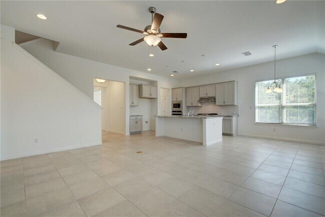 Foto del edificio - 113 Meadow Wood Cv