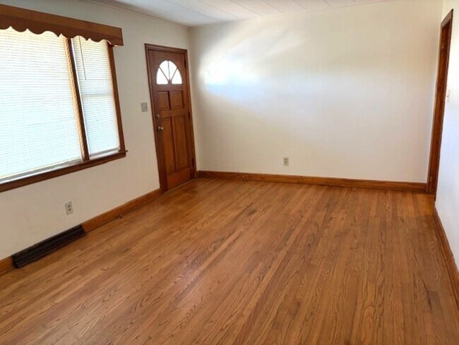 Foto del edificio - 929 E Haggard Ave