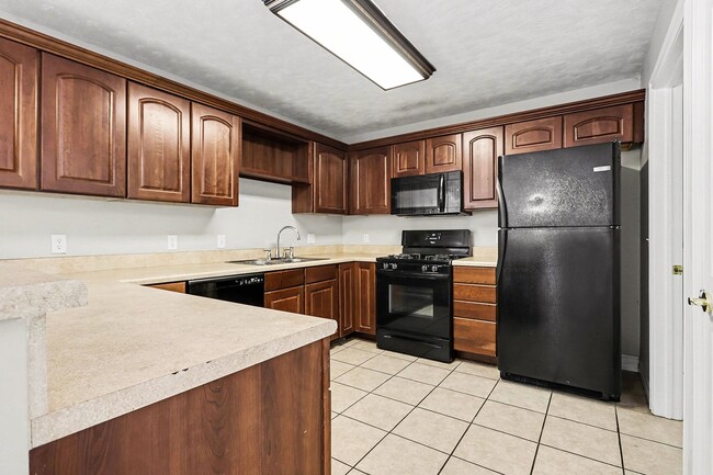 Building Photo - 113 Clubhouse Dr