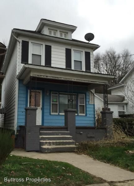Primary Photo - 3 br, 1 bath House - 1018 E Main St