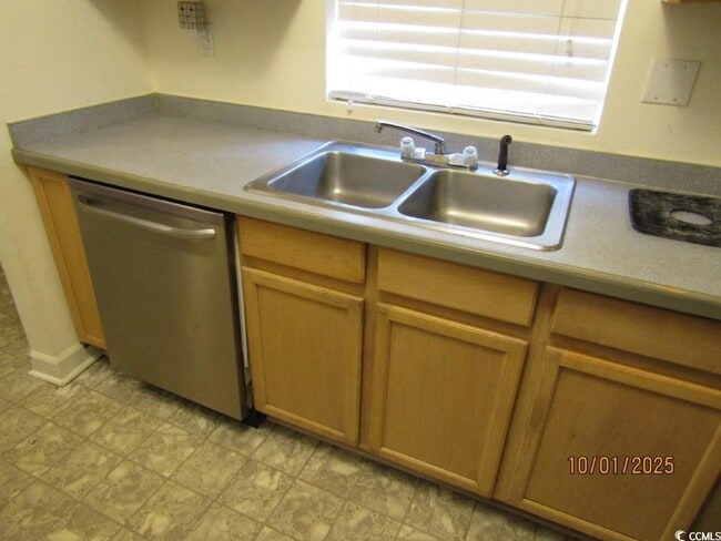 Building Photo - 938 Villa Dr