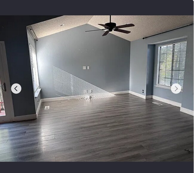 Foto del edificio - 4044 Rockford Dr