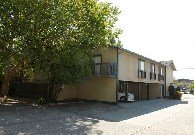 Building Photo - 6461 Montecito Blvd
