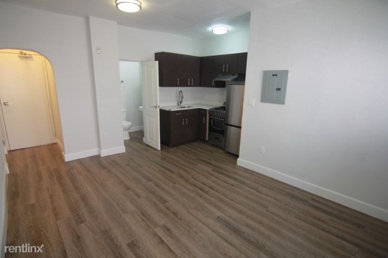 Primary Photo - 1417 N Bronson Ave