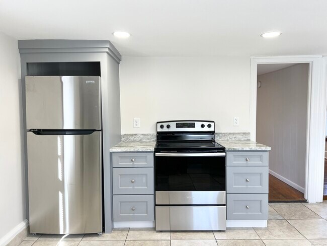 Building Photo - 47 Warwick St