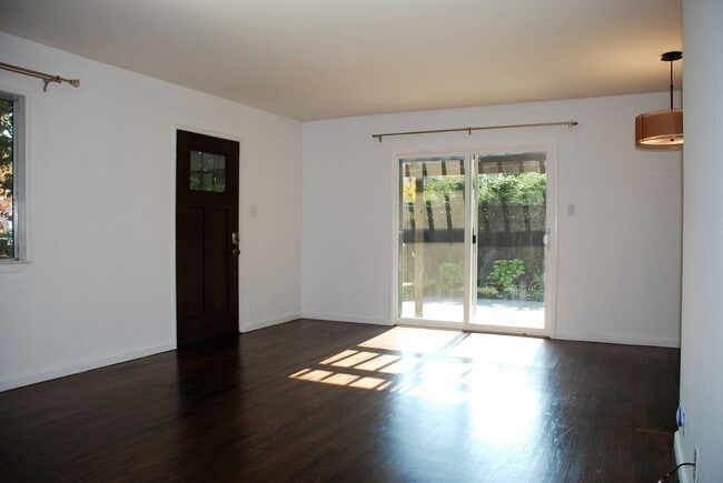 Building Photo - 52 Tamalpais Ave