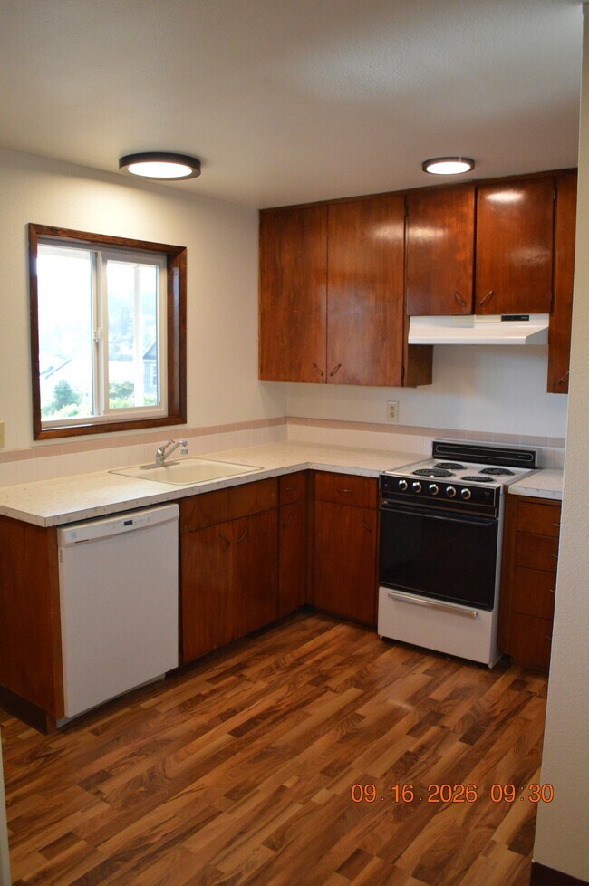 Foto del edificio - 665 SW Tichenor St
