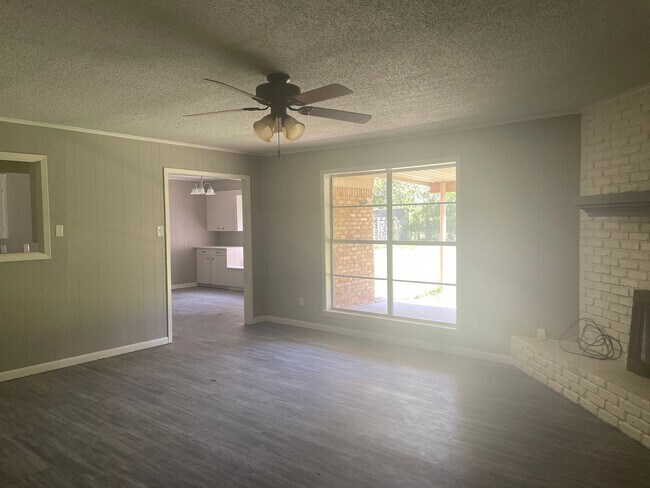 Foto del edificio - 3/2/2 SHISD Fenced Yard and Pet Friendly