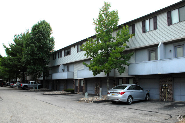 Building Photo - Shangri-La Townhomes
