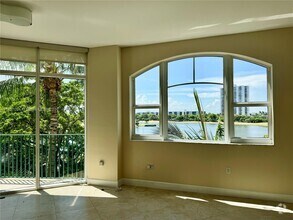 Building Photo - 20000 E Country Club Dr