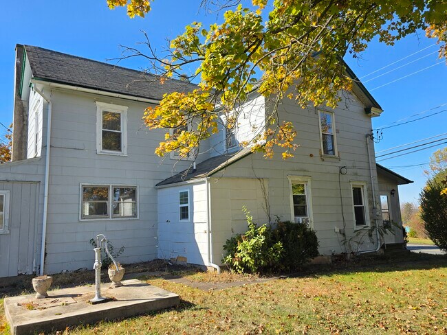 Foto del edificio - 2215 N Main St