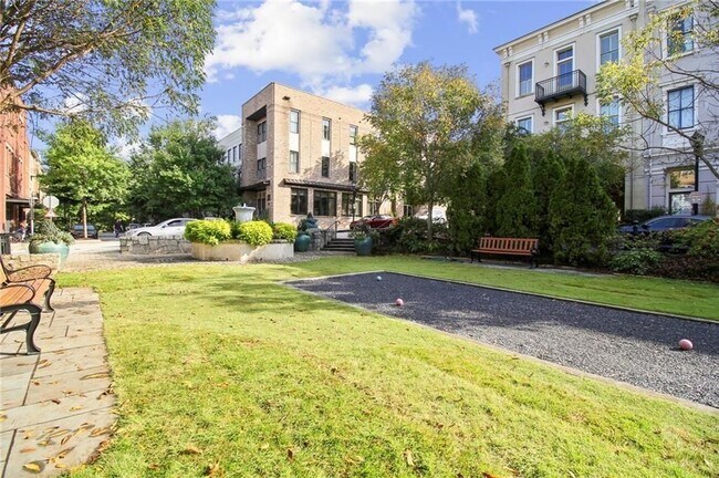 Foto del edificio - 428 Bill Kennedy Wy SE