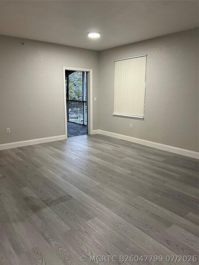 Foto del edificio - 6694 W Sample Rd