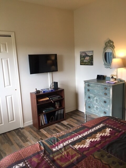 Foto del edificio - Cabin Style Home - Fully Furnished includes utilities