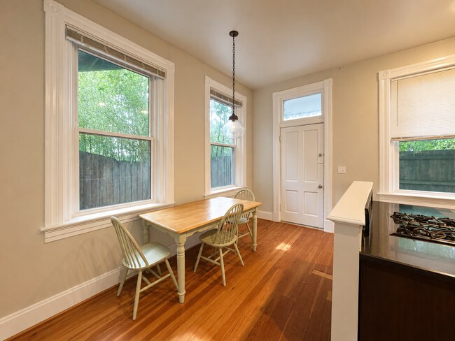 Building Photo - 433 Southview Ave