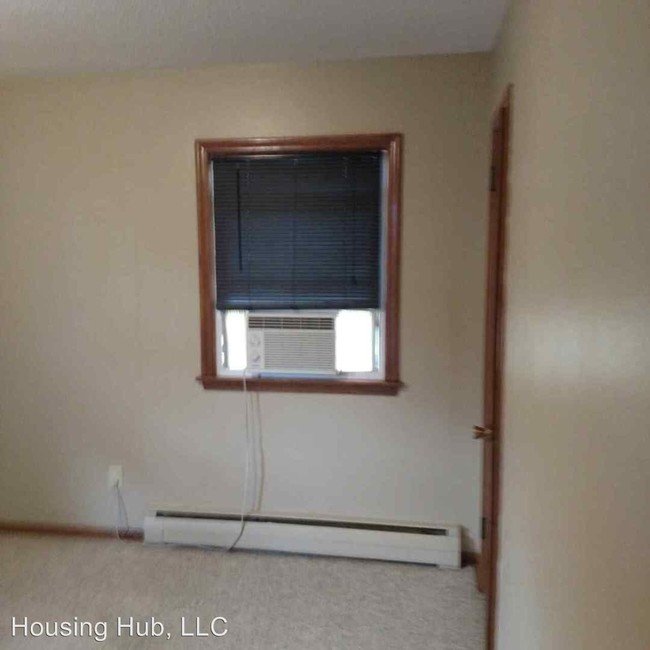 Building Photo - 5320 4th St NE