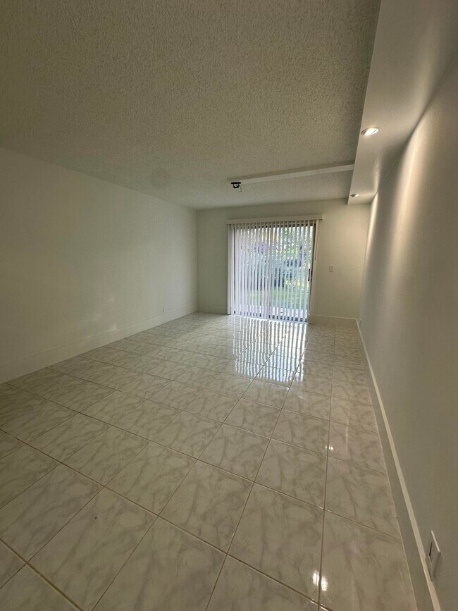 Foto del edificio - 2755 W Atlantic Ave
