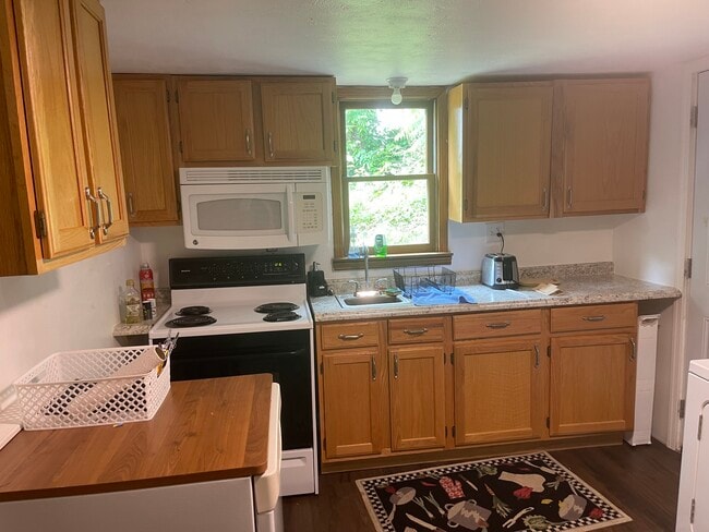 Building Photo - 504 Glover St