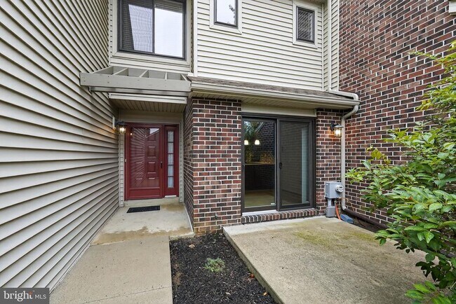 Foto del edificio - 4 Stirling Ct