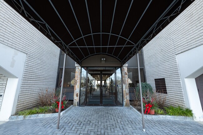 Entrance - 31 Casino St