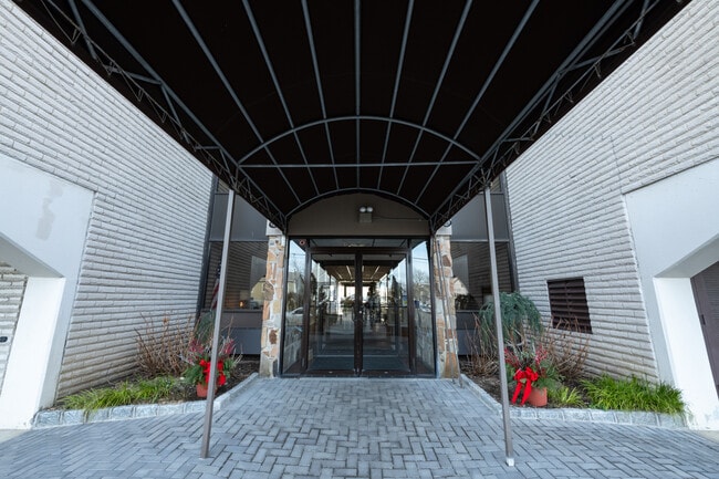 Entrance - 31 Casino St