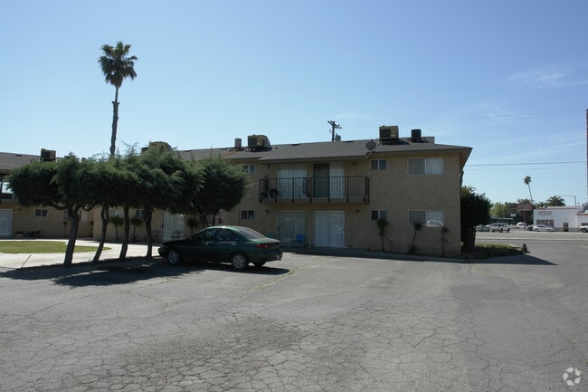 Building Photo - 1520-1530 Robertson Blvd
