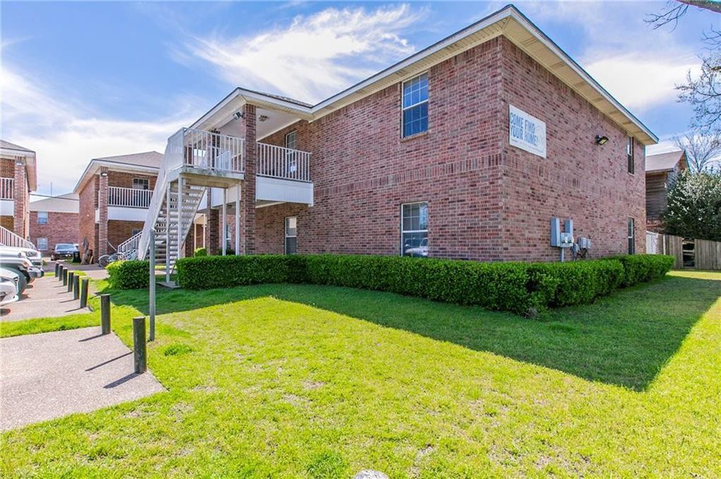 Outside - 1226 Bagby Ave
