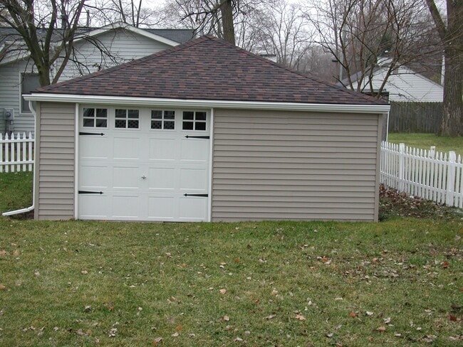 Foto del edificio - 44179 Grand River Ave